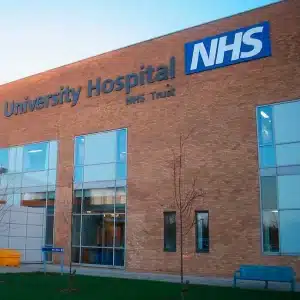 Sesiones gratuitas online sobre el NHS. El mejor curso de inglés médico